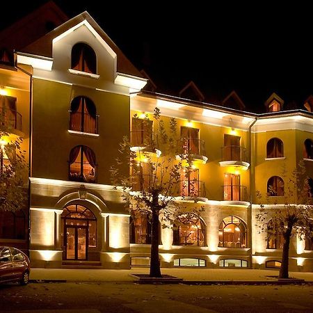 Hotel Chinar Хисаря Экстерьер фото