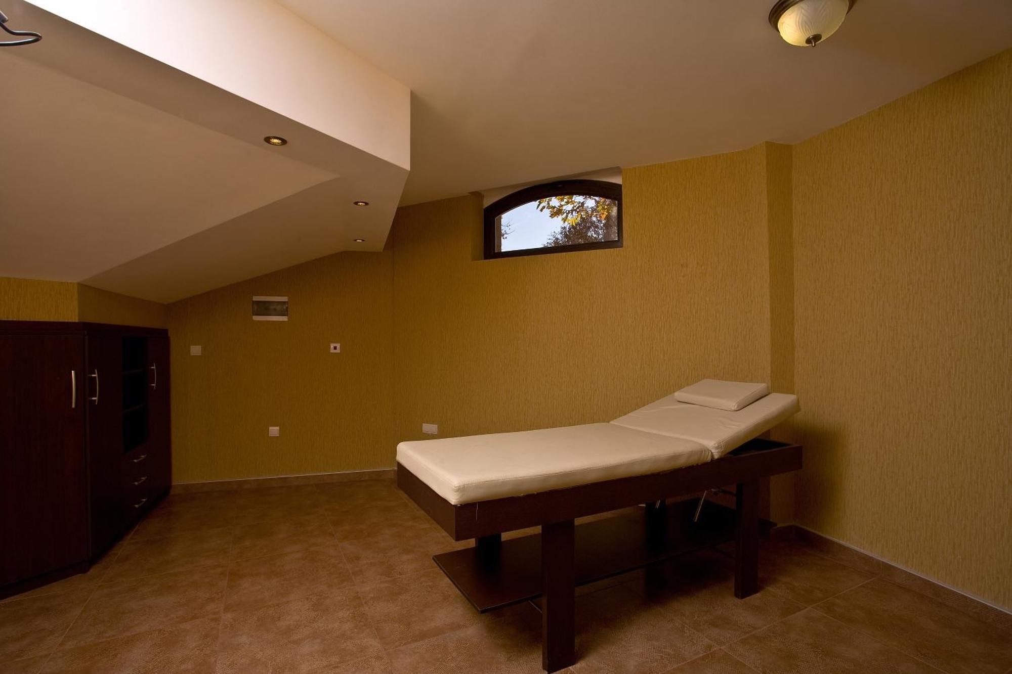 Hotel Chinar Хисаря Экстерьер фото