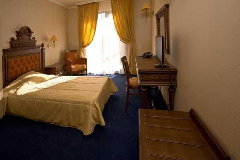 Hotel Chinar Хисаря Экстерьер фото